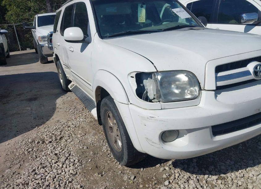 Photo 12 of 2005 Toyota Sequoia SR5 V8 (VIN 5TDZT34A85S245233)