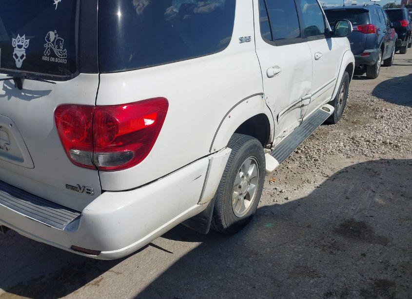 Photo 13 of 2005 Toyota Sequoia SR5 V8 (VIN 5TDZT34A85S245233)