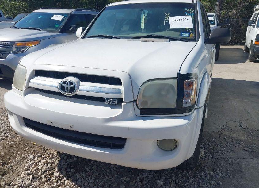 Photo 6 of 2005 Toyota Sequoia SR5 V8 (VIN 5TDZT34A85S245233)