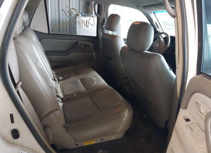 Photo 8 of 2005 Toyota Sequoia SR5 V8 (VIN 5TDZT34A85S245233)