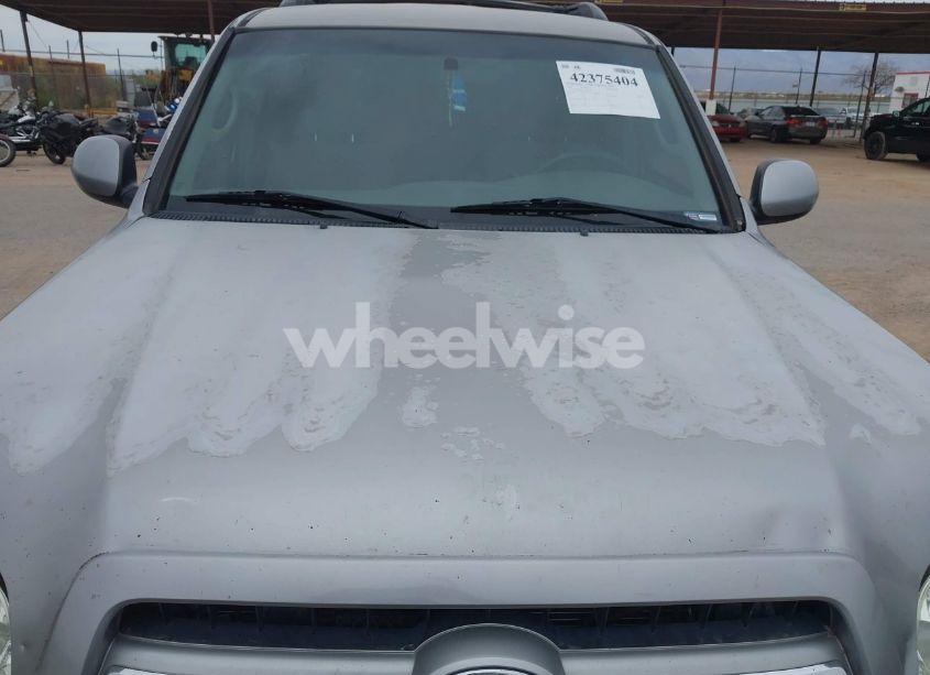 Photo 10 of 2005 Toyota Sequoia SR5 V8 (VIN 5TDZT34A85S247032)