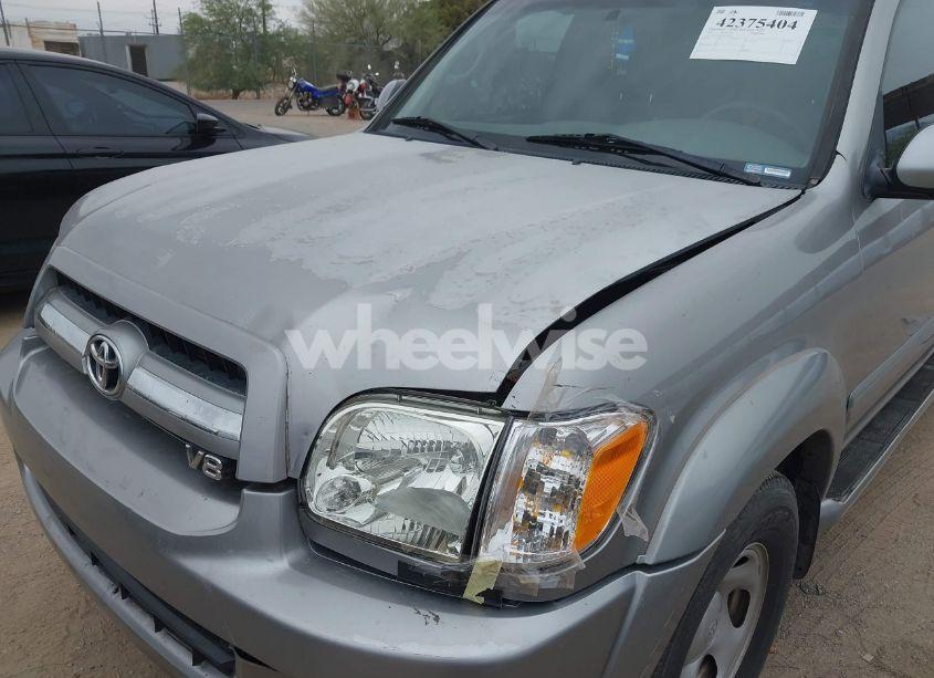 Photo 6 of 2005 Toyota Sequoia SR5 V8 (VIN 5TDZT34A85S247032)