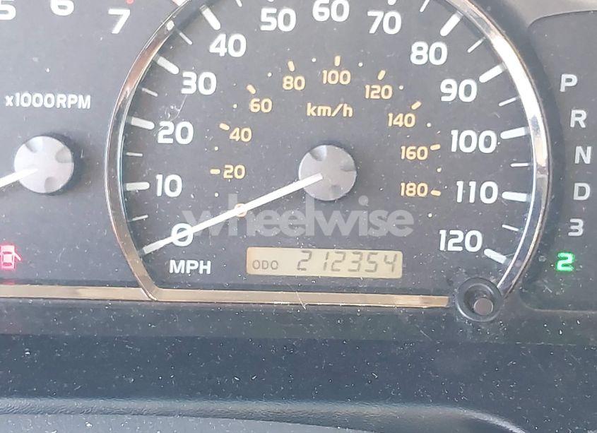 Photo 15 of 2005 Toyota Sequoia SR5 V8 (VIN 5TDZT34A85S255793)