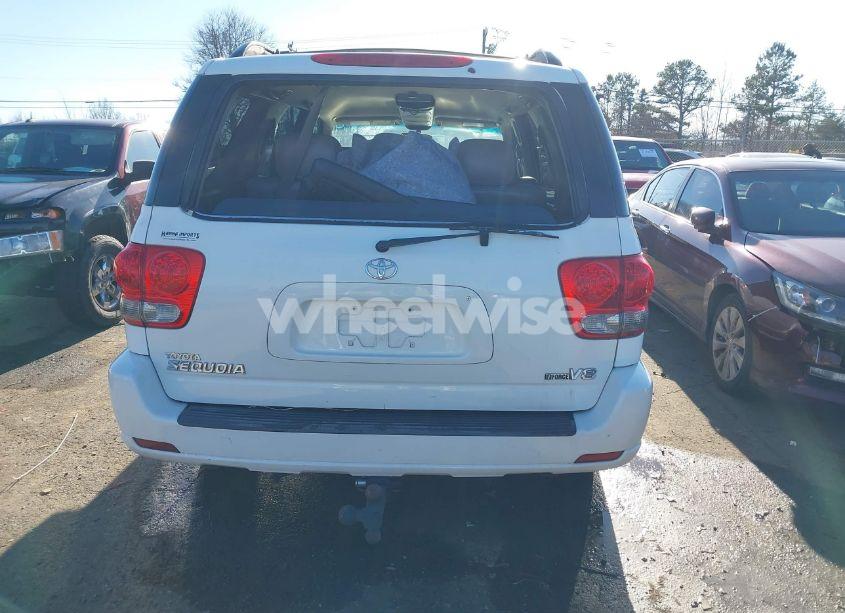 Photo 16 of 2005 Toyota Sequoia SR5 V8 (VIN 5TDZT34A85S255793)