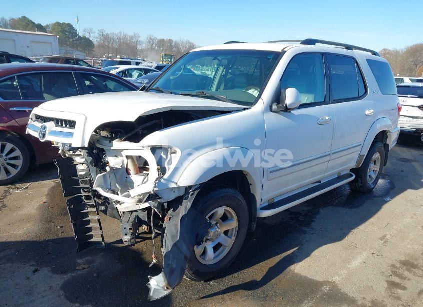 Photo 2 of 2005 Toyota Sequoia SR5 V8 (VIN 5TDZT34A85S255793)