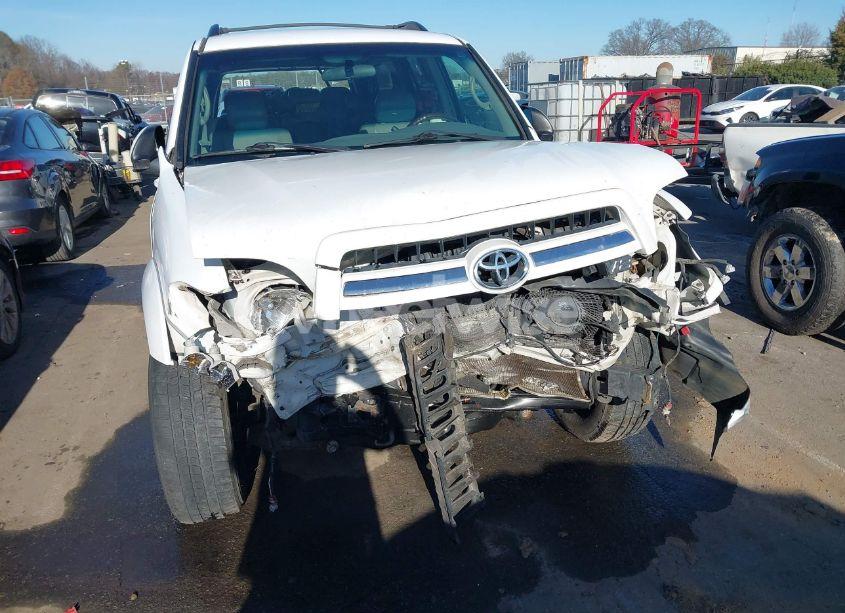 Photo 6 of 2005 Toyota Sequoia SR5 V8 (VIN 5TDZT34A85S255793)