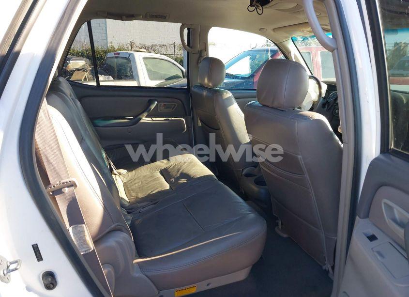 Photo 8 of 2005 Toyota Sequoia SR5 V8 (VIN 5TDZT34A85S255793)