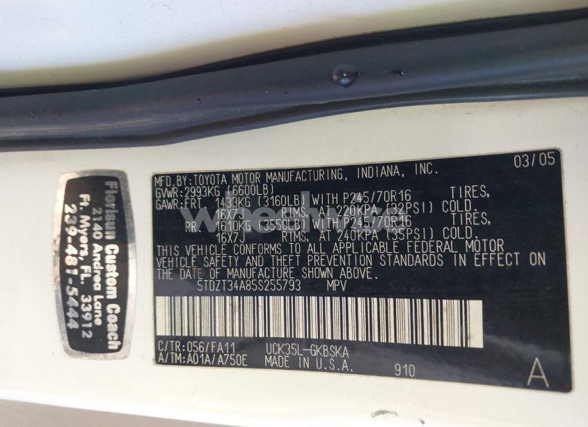 Photo 9 of 2005 Toyota Sequoia SR5 V8 (VIN 5TDZT34A85S255793)