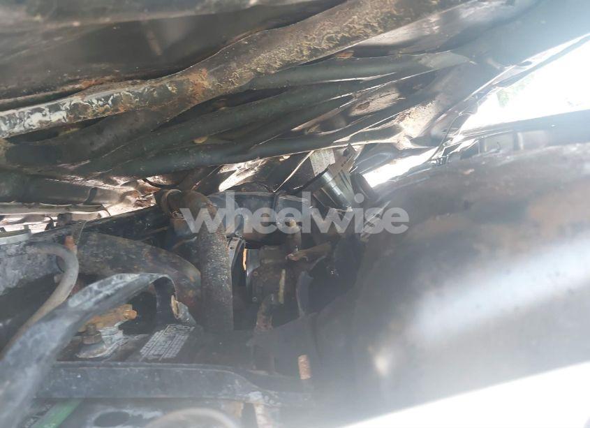 Photo 10 of 2005 Toyota Sequoia SR5 V8 (VIN 5TDZT34A85S258788)