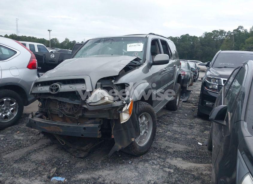 Photo 2 of 2005 Toyota Sequoia SR5 V8 (VIN 5TDZT34A85S258788)