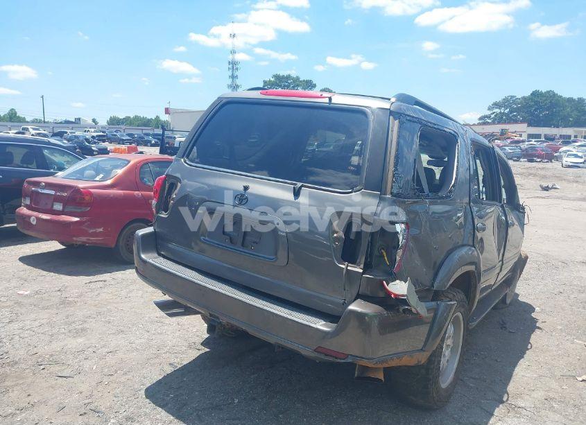 Photo 4 of 2005 Toyota Sequoia SR5 V8 (VIN 5TDZT34A85S258788)