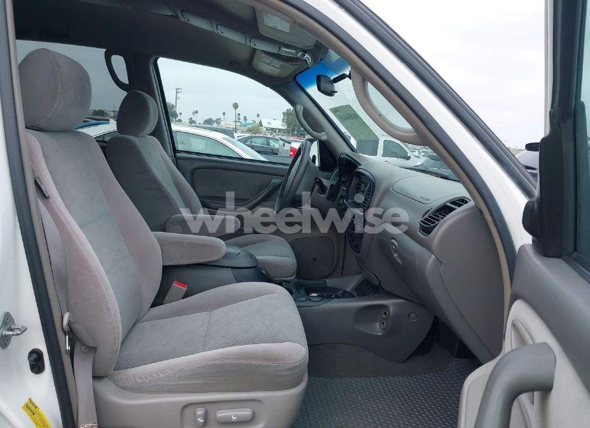 Photo 5 of 2006 Toyota Sequoia SR5 V8 (VIN 5TDZT34A86S279237)