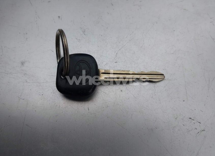 Photo 11 of 2002 Toyota Sequoia SR5 V8 (VIN 5TDZT34A92S122584)