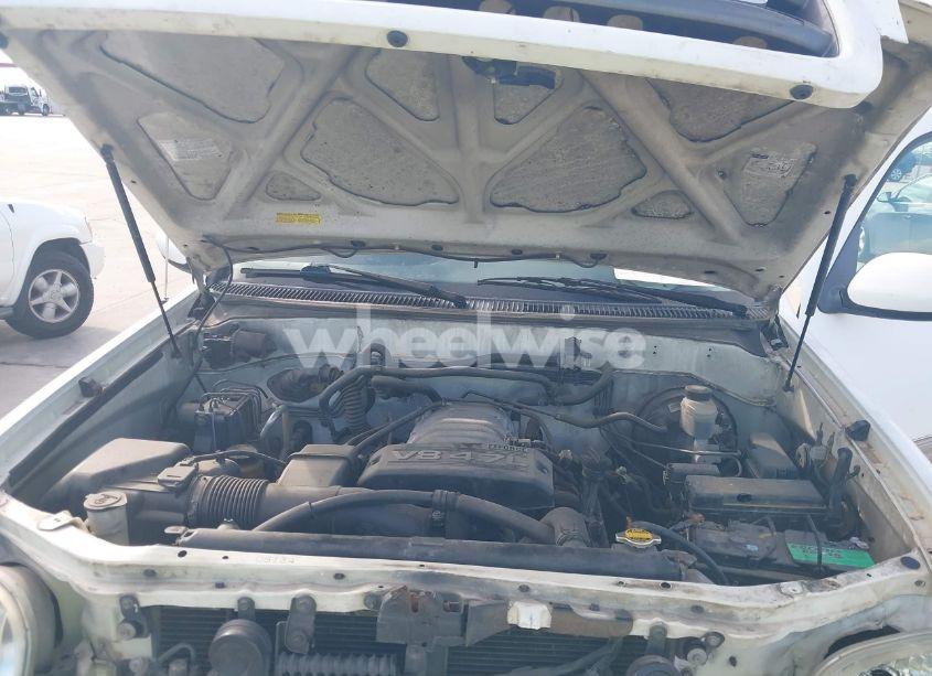 Photo 10 of 2003 Toyota Sequoia SR5 V8 (VIN 5TDZT34A93S148880)