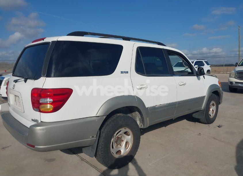 Photo 4 of 2003 Toyota Sequoia SR5 V8 (VIN 5TDZT34A93S148880)