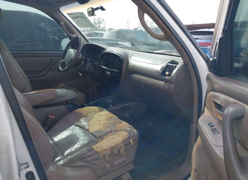 Photo 5 of 2003 Toyota Sequoia SR5 V8 (VIN 5TDZT34A93S151472)
