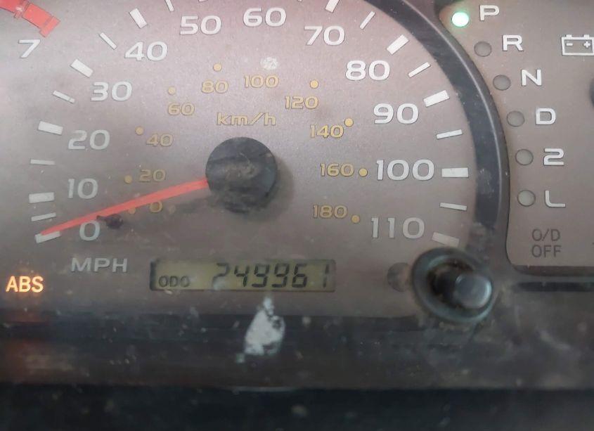 Photo 7 of 2003 Toyota Sequoia SR5 V8 (VIN 5TDZT34A93S151472)