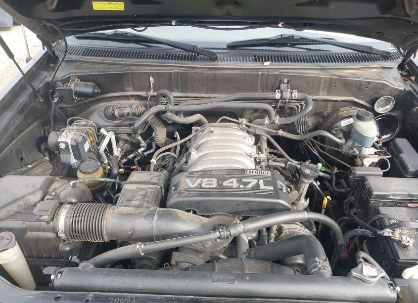 Photo 10 of 2004 Toyota Sequoia SR5 V8 (VIN 5TDZT34A94S208528)