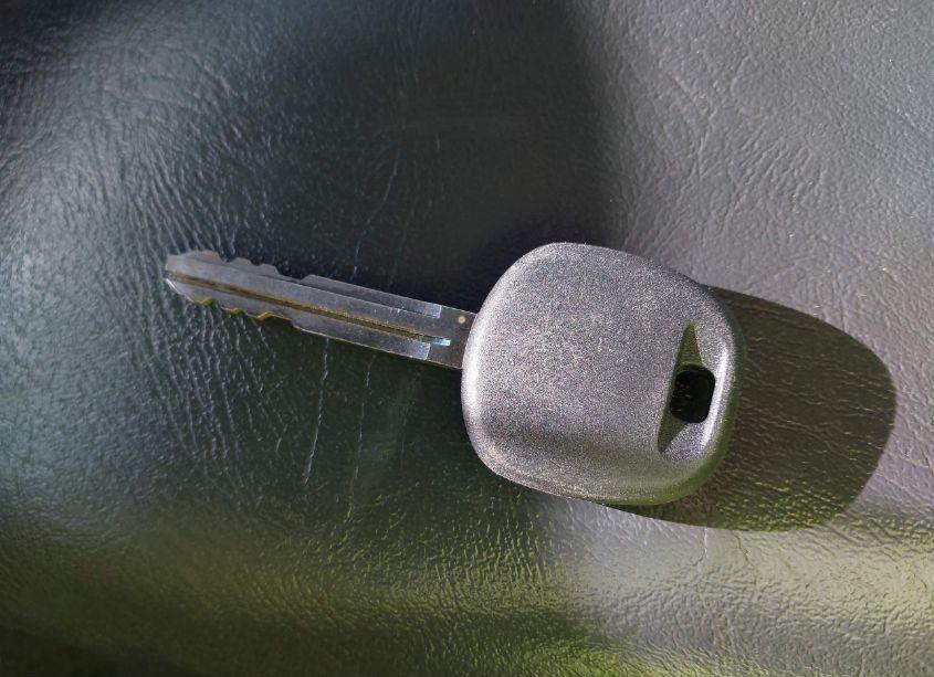 Photo 11 of 2004 Toyota Sequoia SR5 V8 (VIN 5TDZT34A94S208528)