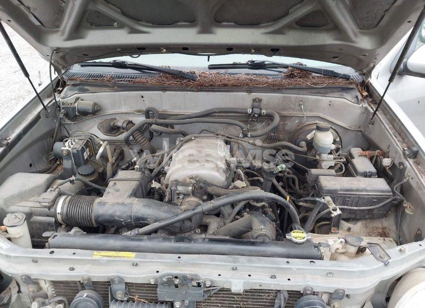 Photo 10 of 2004 Toyota Sequoia SR5 V8 (VIN 5TDZT34A94S209646)