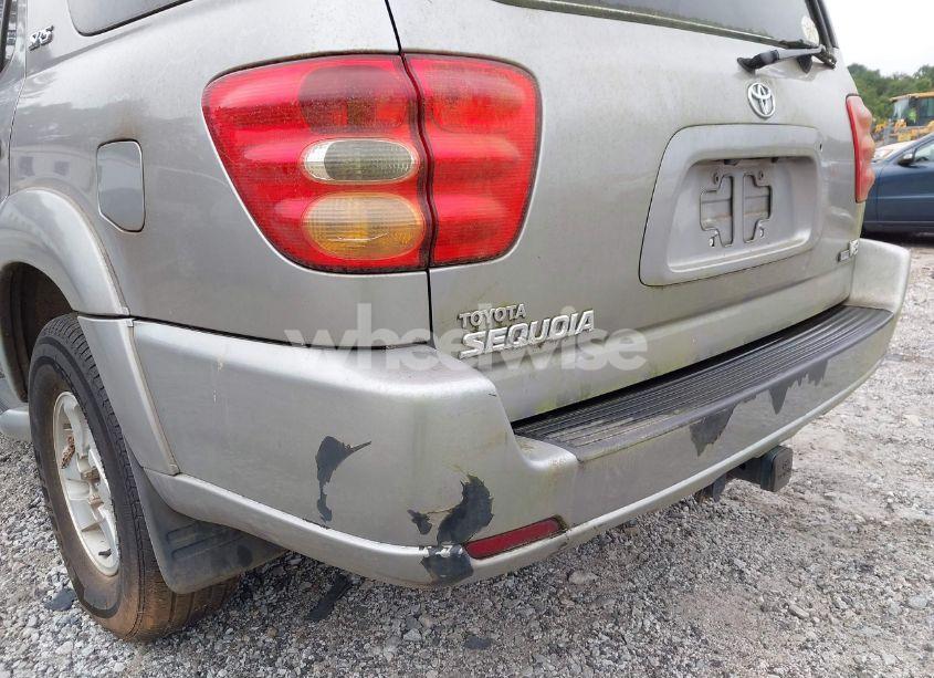 Photo 6 of 2004 Toyota Sequoia SR5 V8 (VIN 5TDZT34A94S209646)