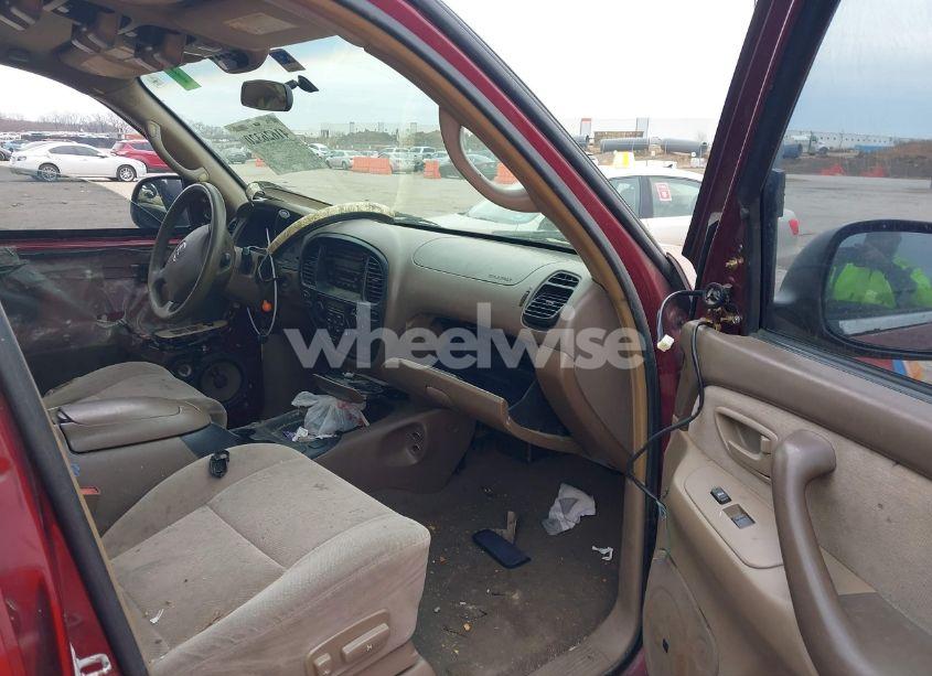 Photo 5 of 2004 Toyota Sequoia SR5 V8 (VIN 5TDZT34A94S228441)