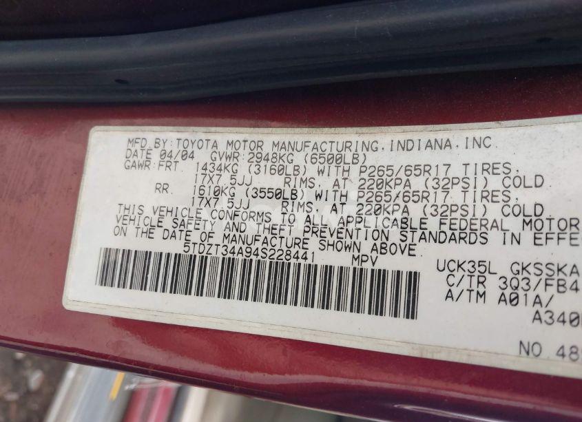 Photo 9 of 2004 Toyota Sequoia SR5 V8 (VIN 5TDZT34A94S228441)