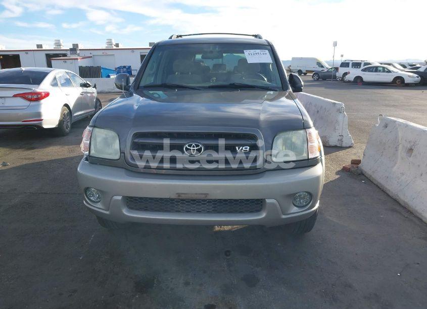 Photo 6 of 2004 Toyota Sequoia SR5 V8 (VIN 5TDZT34A94S230576)