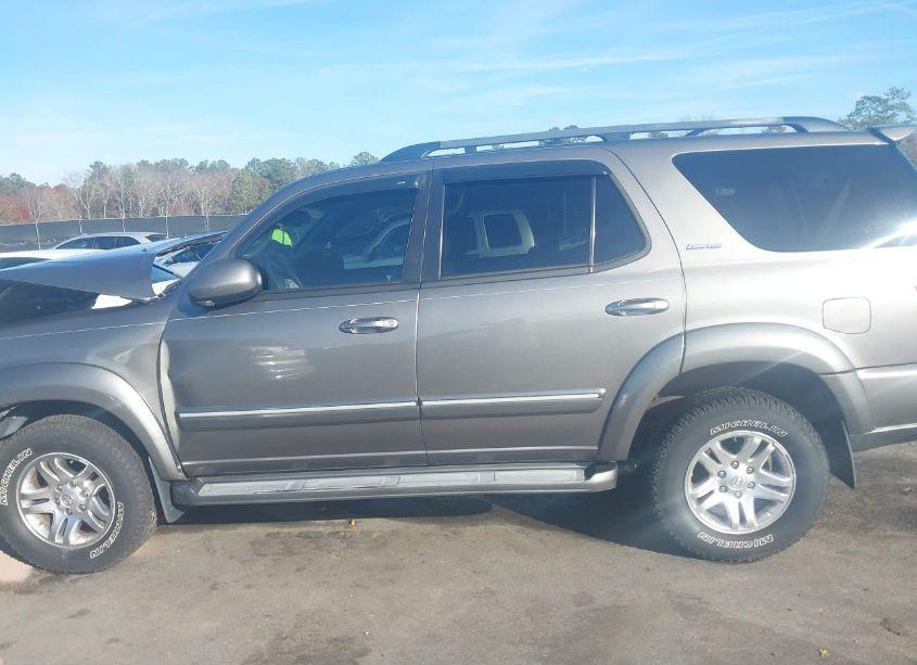 Photo 15 of 2005 Toyota Sequoia SR5 V8 (VIN 5TDZT34A95S247640)