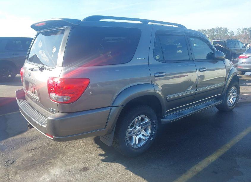 Photo 4 of 2005 Toyota Sequoia SR5 V8 (VIN 5TDZT34A95S247640)