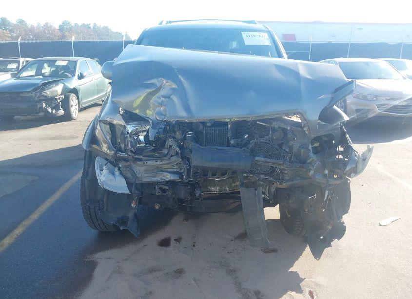 Photo 6 of 2005 Toyota Sequoia SR5 V8 (VIN 5TDZT34A95S247640)