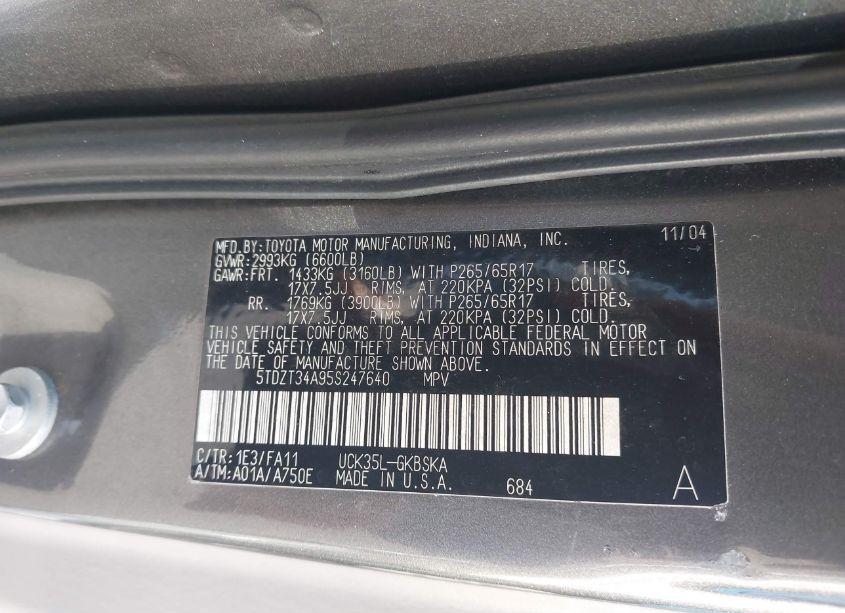 Photo 9 of 2005 Toyota Sequoia SR5 V8 (VIN 5TDZT34A95S247640)