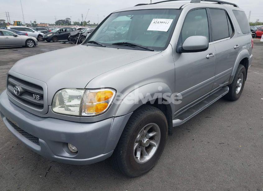 Photo 6 of 2001 Toyota Sequoia SR5 V8 (VIN 5TDZT34AX1S042371)