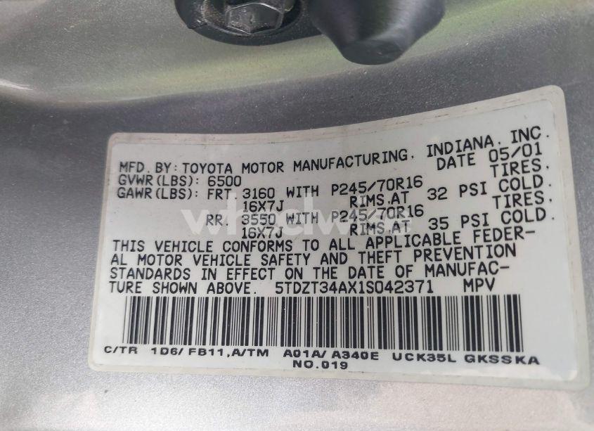 Photo 9 of 2001 Toyota Sequoia SR5 V8 (VIN 5TDZT34AX1S042371)