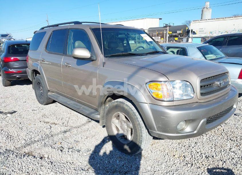 2002 Toyota Sequoia SR5 V8 (VIN 5TDZT34AX2S099039) main photo