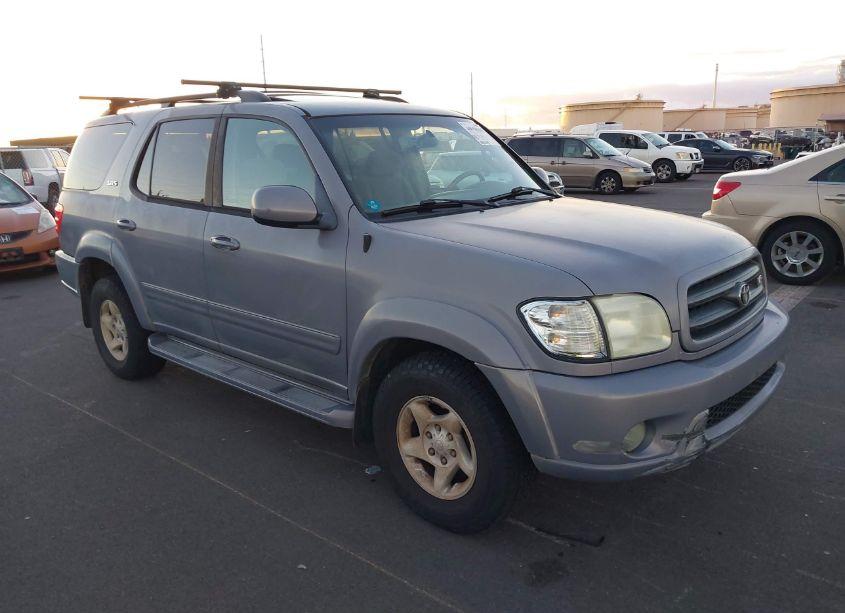2002 Toyota Sequoia SR5 V8 (VIN 5TDZT34AX2S116258) main photo