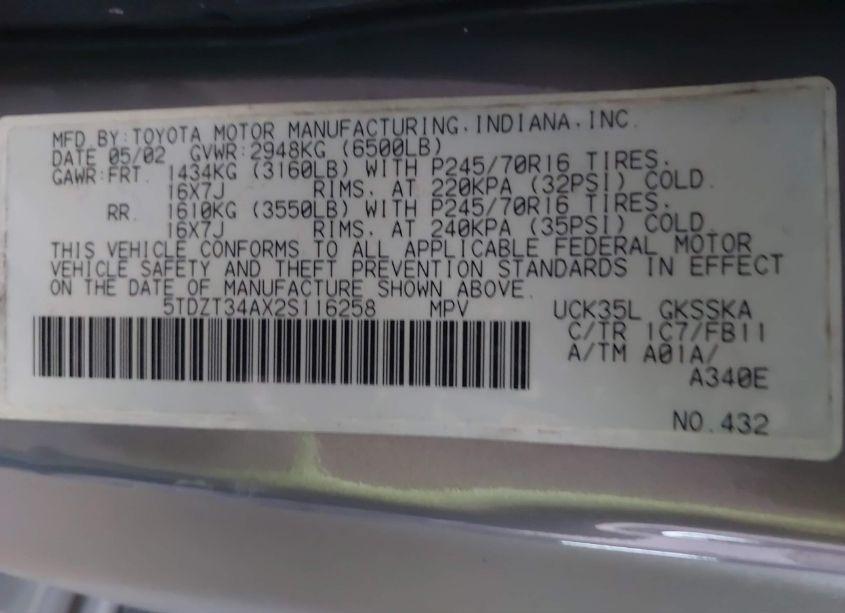 Photo 9 of 2002 Toyota Sequoia SR5 V8 (VIN 5TDZT34AX2S116258)