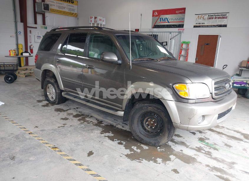 2003 Toyota Sequoia SR5 V8 (VIN 5TDZT34AX3S138908) main photo