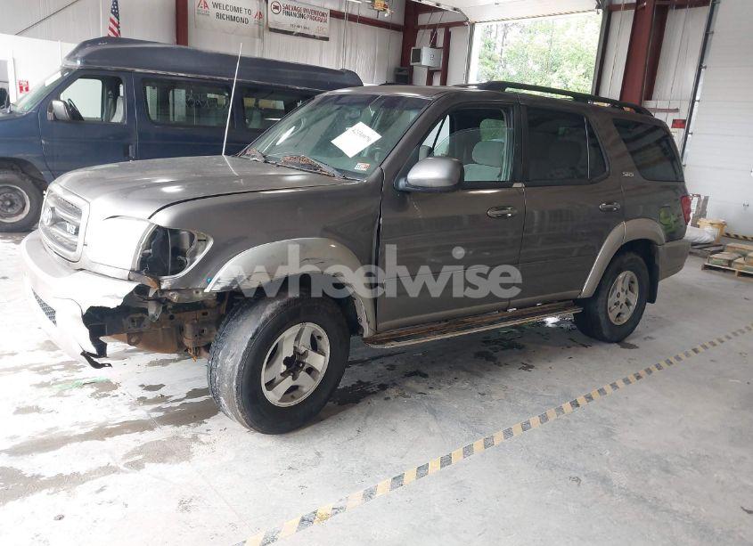 Photo 2 of 2003 Toyota Sequoia SR5 V8 (VIN 5TDZT34AX3S138908)