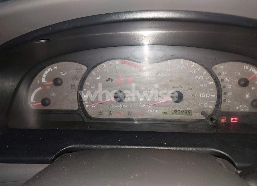 Photo 7 of 2003 Toyota Sequoia SR5 V8 (VIN 5TDZT34AX3S138908)