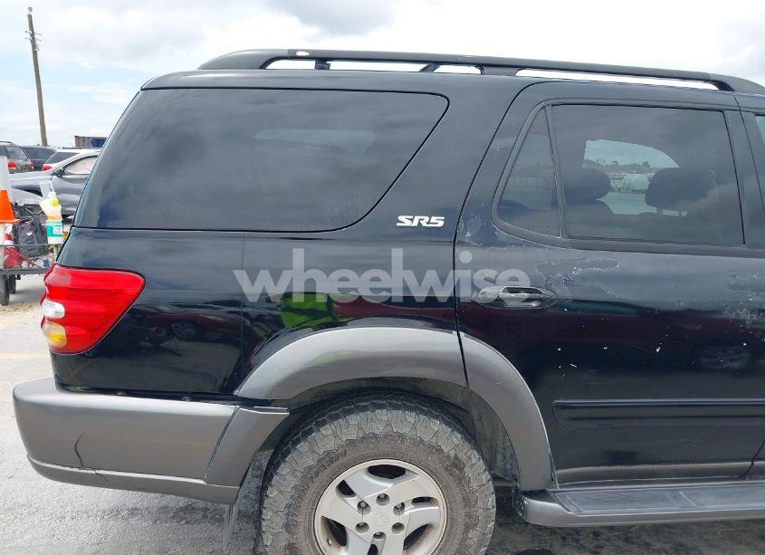 Photo 12 of 2003 Toyota Sequoia SR5 V8 (VIN 5TDZT34AX3S138939)