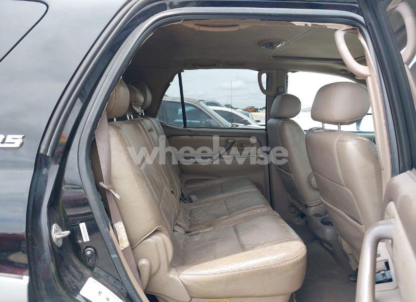 Photo 8 of 2003 Toyota Sequoia SR5 V8 (VIN 5TDZT34AX3S138939)