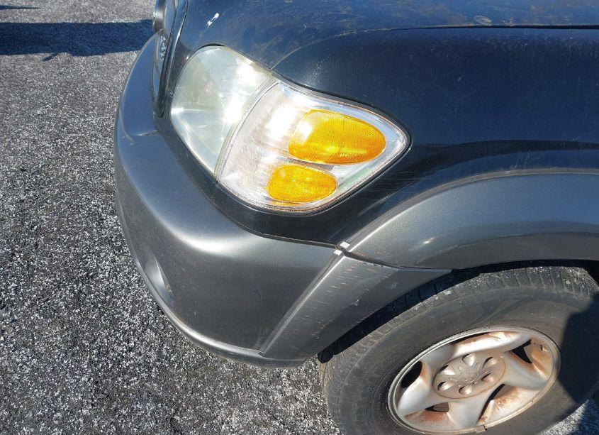 Photo 14 of 2003 Toyota Sequoia SR5 V8 (VIN 5TDZT34AX3S166031)