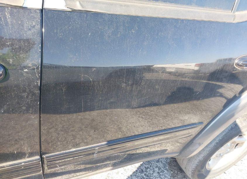 Photo 15 of 2003 Toyota Sequoia SR5 V8 (VIN 5TDZT34AX3S166031)