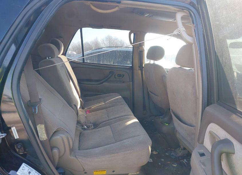 Photo 8 of 2003 Toyota Sequoia SR5 V8 (VIN 5TDZT34AX3S166031)