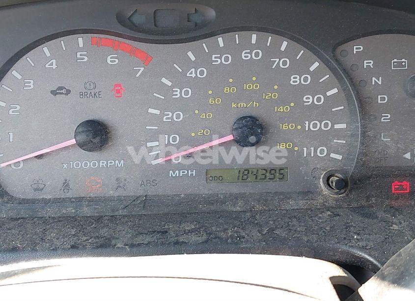 Photo 16 of 2004 Toyota Sequoia SR5 V8 (VIN 5TDZT34AX4S205587)