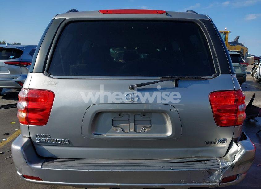 Photo 17 of 2004 Toyota Sequoia SR5 V8 (VIN 5TDZT34AX4S205587)