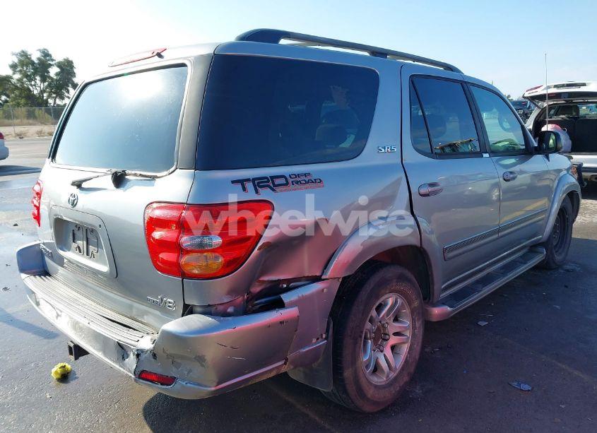 Photo 4 of 2004 Toyota Sequoia SR5 V8 (VIN 5TDZT34AX4S205587)
