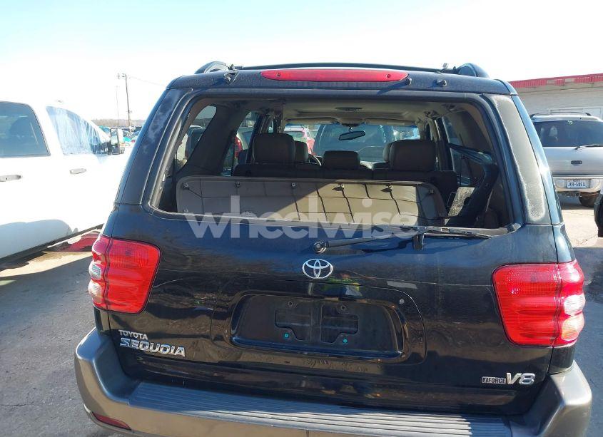 Photo 6 of 2004 Toyota Sequoia SR5 V8 (VIN 5TDZT34AX4S207193)