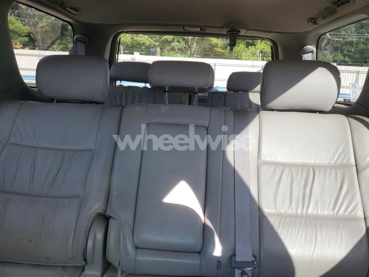 Photo 10 of 2004 TOYOTA SEQUOIA SR5 (VIN 5TDZT34AX4S217612)